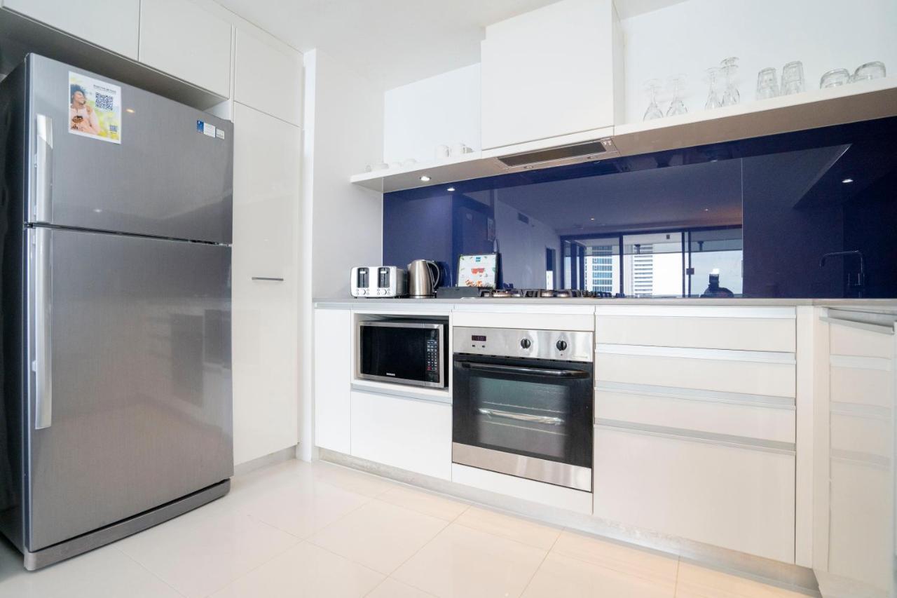 Circle On Cavill Apartment Gold Coast Exterior photo